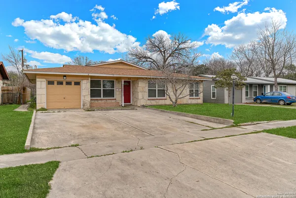 $2,395 | 615 Burwood Lane, San Antonio, TX 78213
