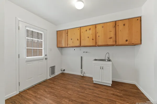 $2,395 | 615 Burwood Lane, San Antonio, TX 78213