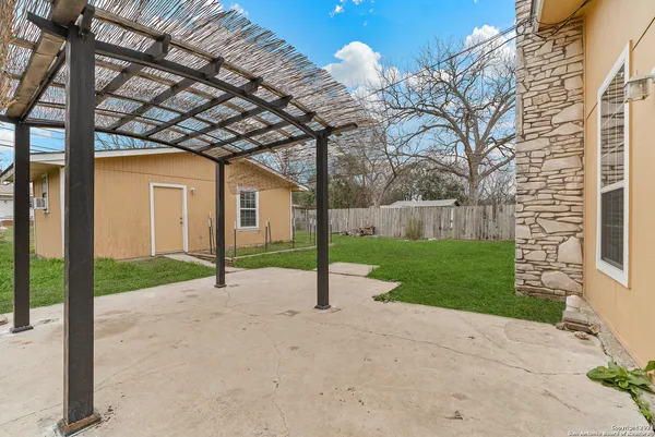 $2,395 | 615 Burwood Lane, San Antonio, TX 78213