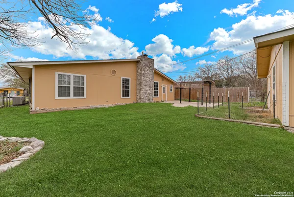 $2,395 | 615 Burwood Lane, San Antonio, TX 78213