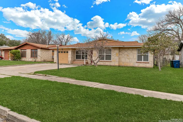 $2,395 | 615 Burwood Lane, San Antonio, TX 78213