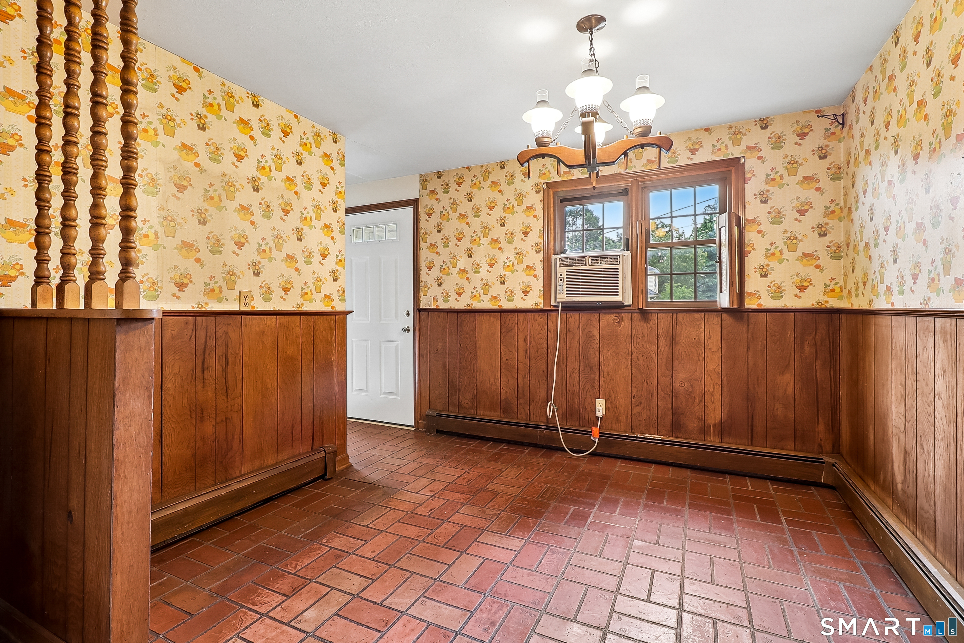 81 Shoreham Terrace Fairfield, CT 06824 - Photo 9 of 26