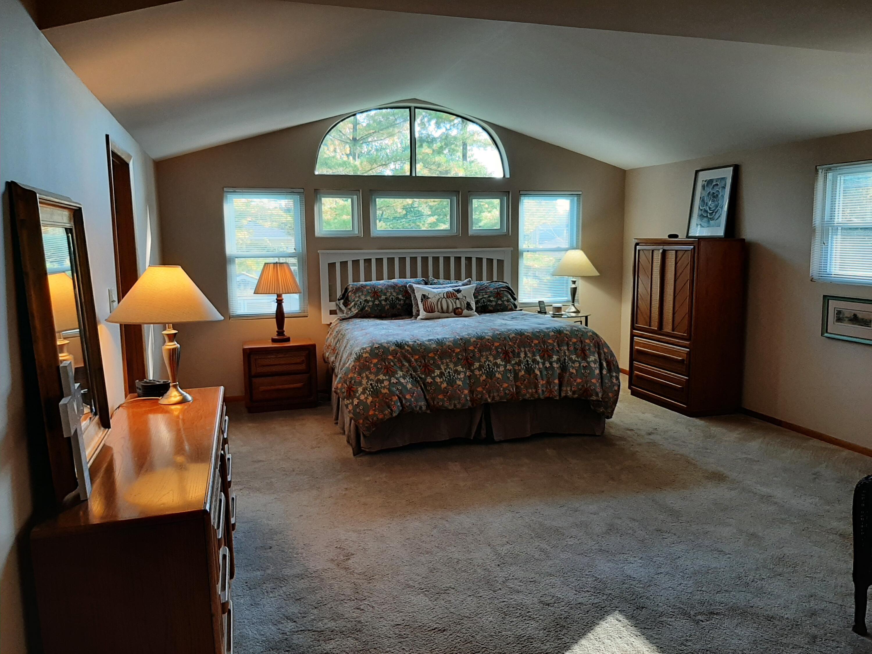 2069 Chardon Road Columbus, OH 43220 - Photo 15 of 25 20221010_170301
