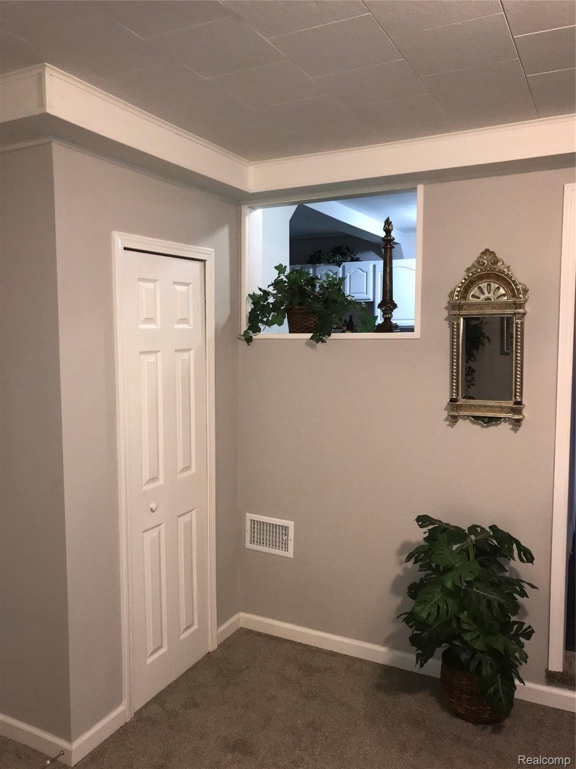 24514 Wick Road Taylor, MI 48180 - Photo 16 of 39 013CBA46-5ABD-44D7-BA7F-D0E92CC0FD94.jpeg