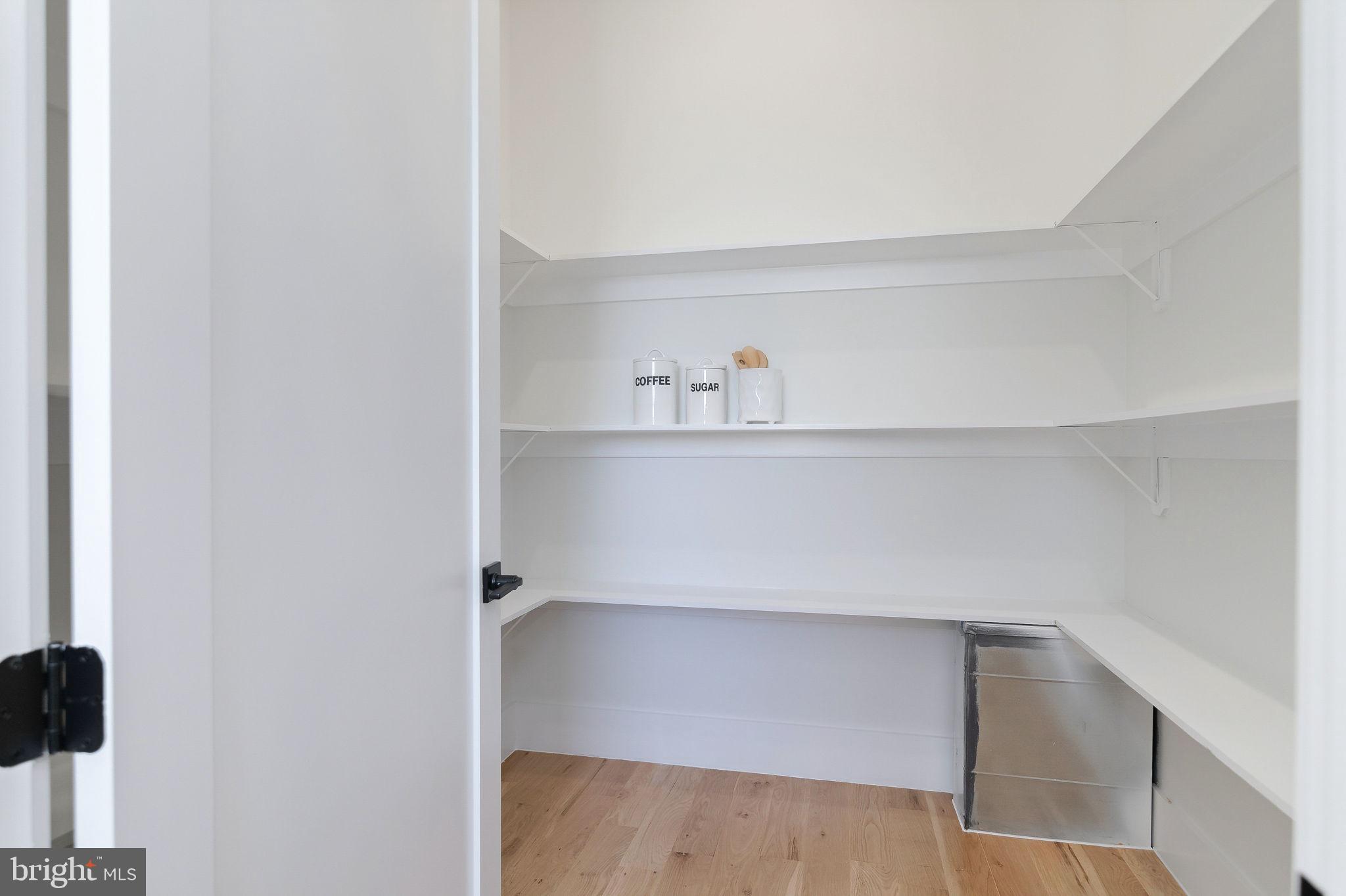 6818 Barrett Road Falls Church, VA 22042 - Photo 12 of 77