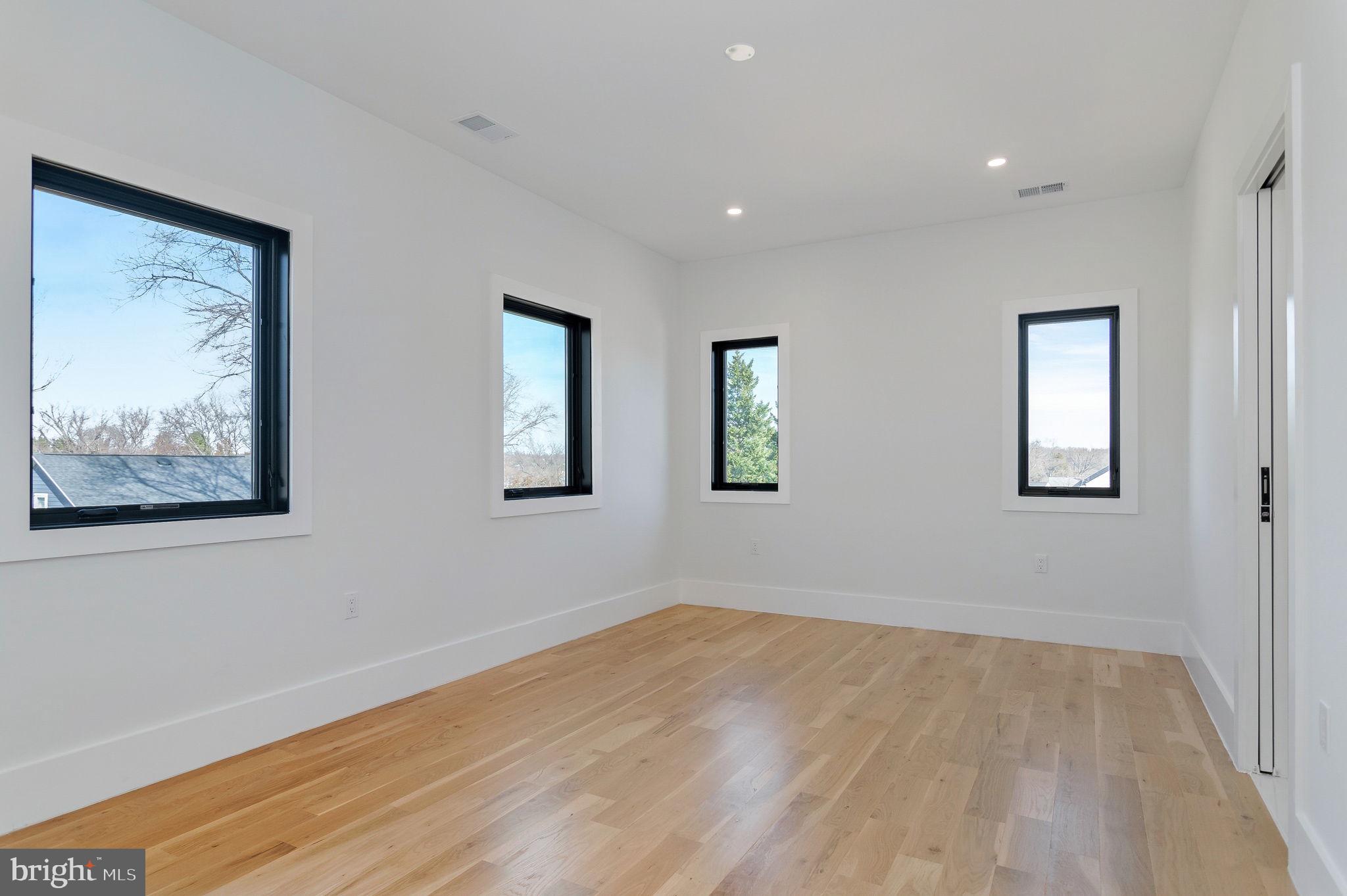 6818 Barrett Road Falls Church, VA 22042 - Photo 50 of 77