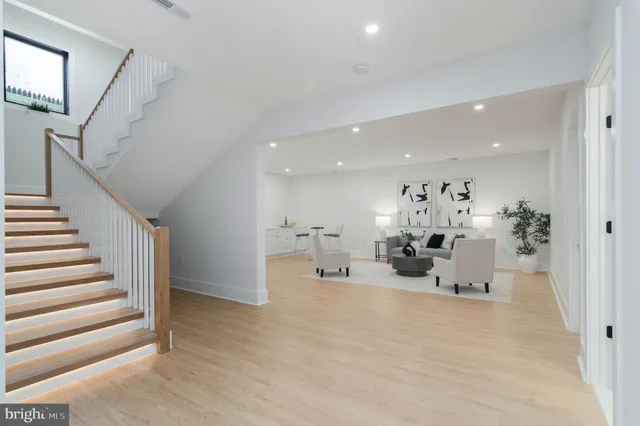 $1,750,000 | 6818 Barrett Road, Falls Church, VA 22042