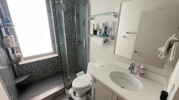 $969,000 | 145 East 48th Street, Unit 17F | Midtown East