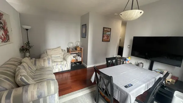 $969,000 | 145 East 48th Street, Unit 17F | Midtown East