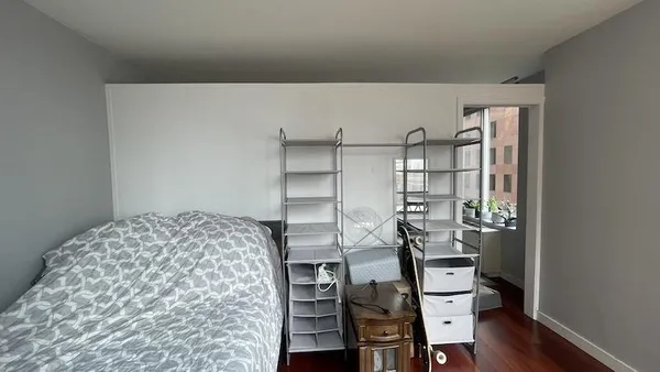 $969,000 | 145 East 48th Street, Unit 17F | Midtown East