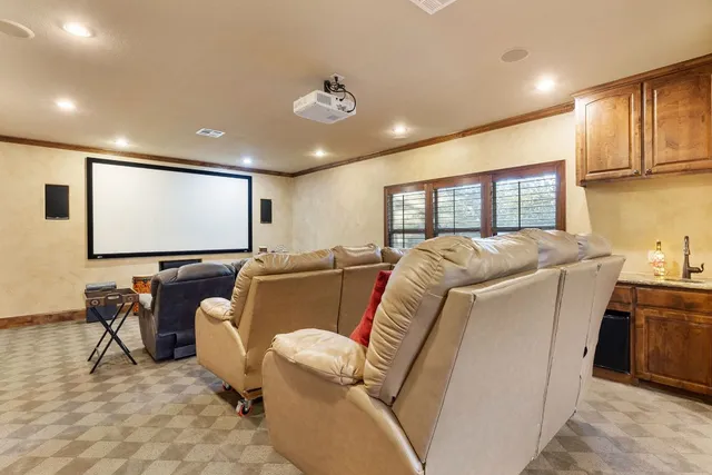 a view of entryway and hall