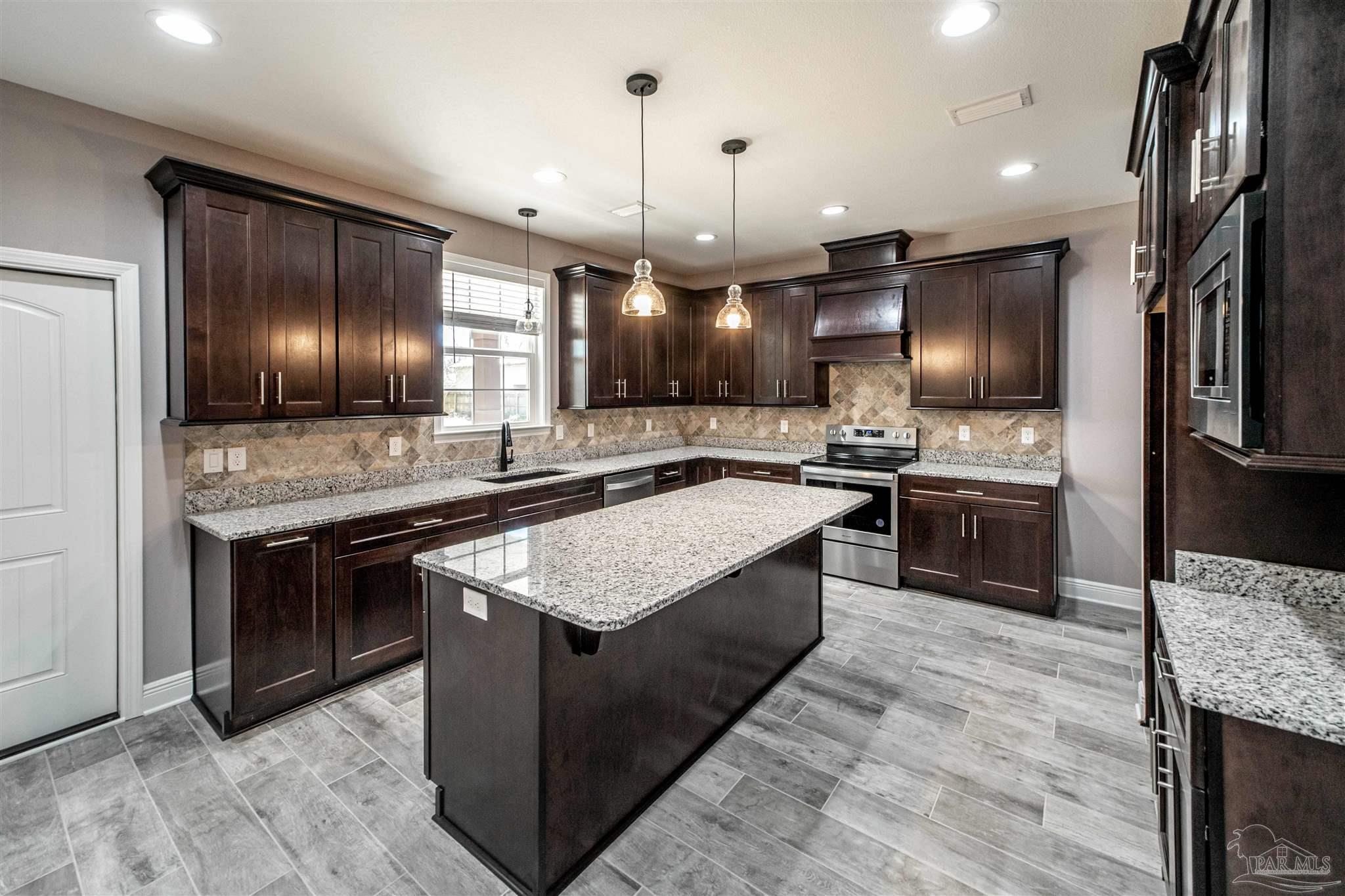 1231 West 9 & Half Mile Road Cantonment, FL 32533 - Photo 14 of 50 Gallery Image 14