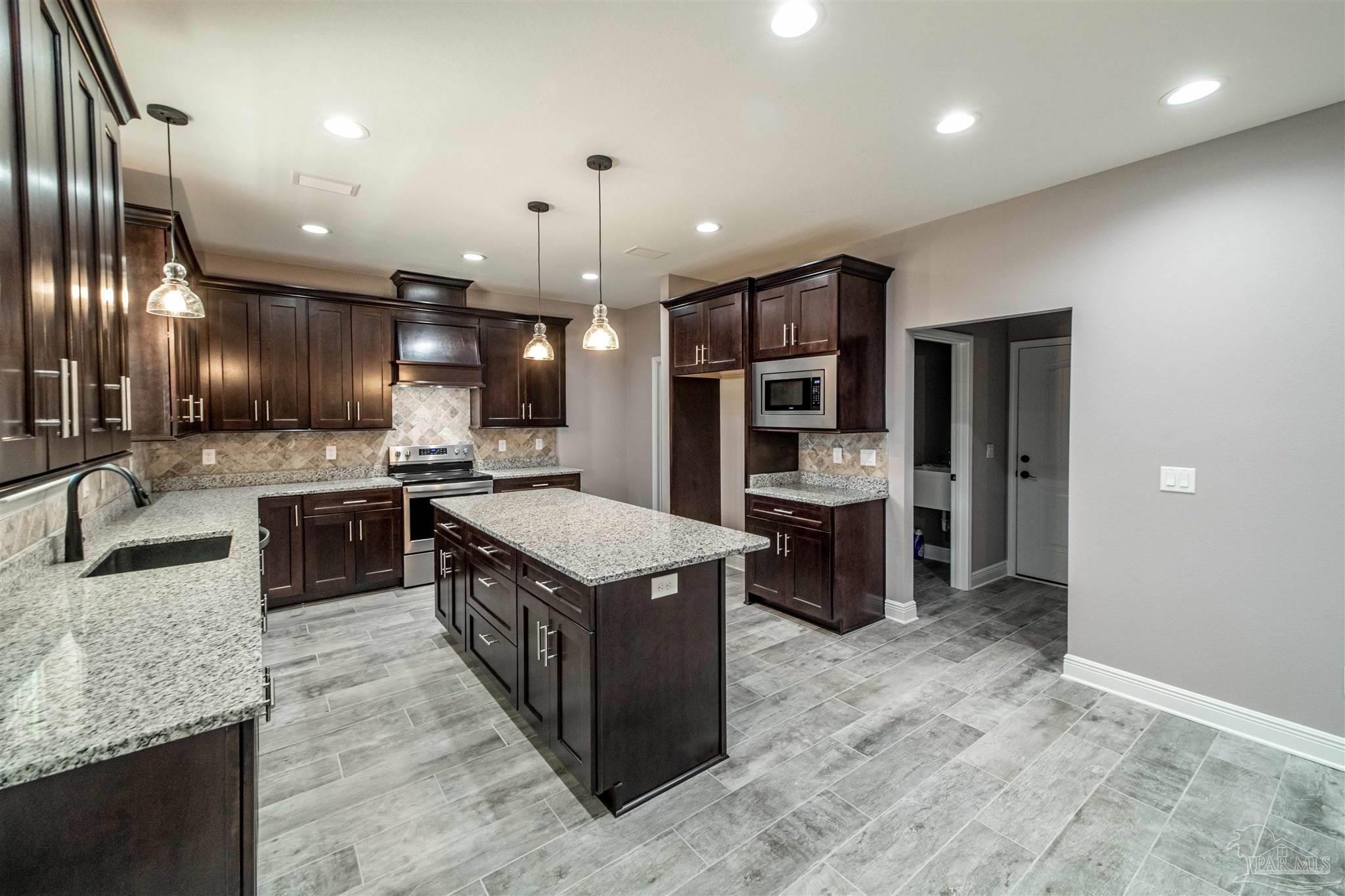 1231 West 9 & Half Mile Road Cantonment, FL 32533 - Photo 21 of 50 Gallery Image 21
