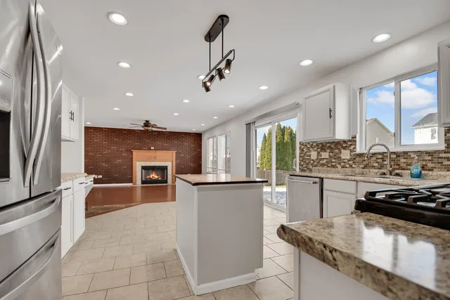 $474,873 | 275 Clifton Lane, Bolingbrook, IL 60440