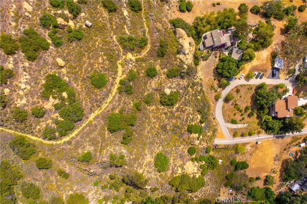 200 Amigo Road Chatsworth, CA 91311 - Photo 13 of 28 a backyard of a house