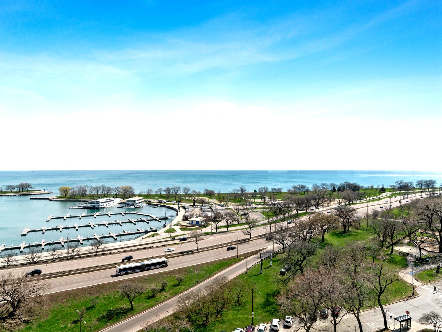 3180 North Lake Shore Drive, Unit 17E Chicago, IL 60657 - Photo 2 of 38 a view of city and ocean