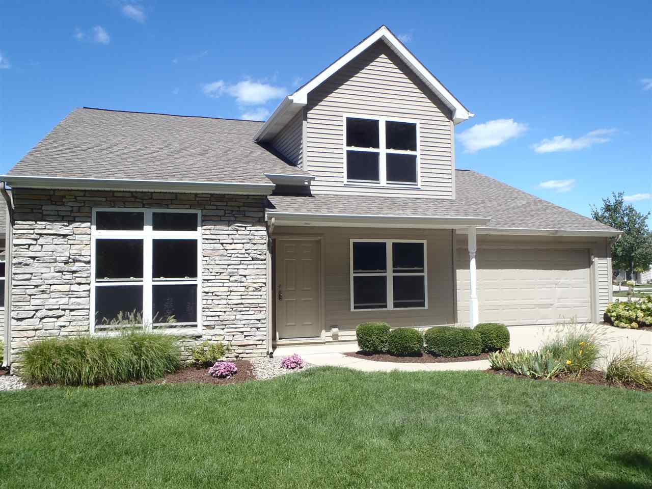 9905 Oak Trail Road Fort Wayne, IN 46825 - Photo 1 of 29 Gallery Image 1