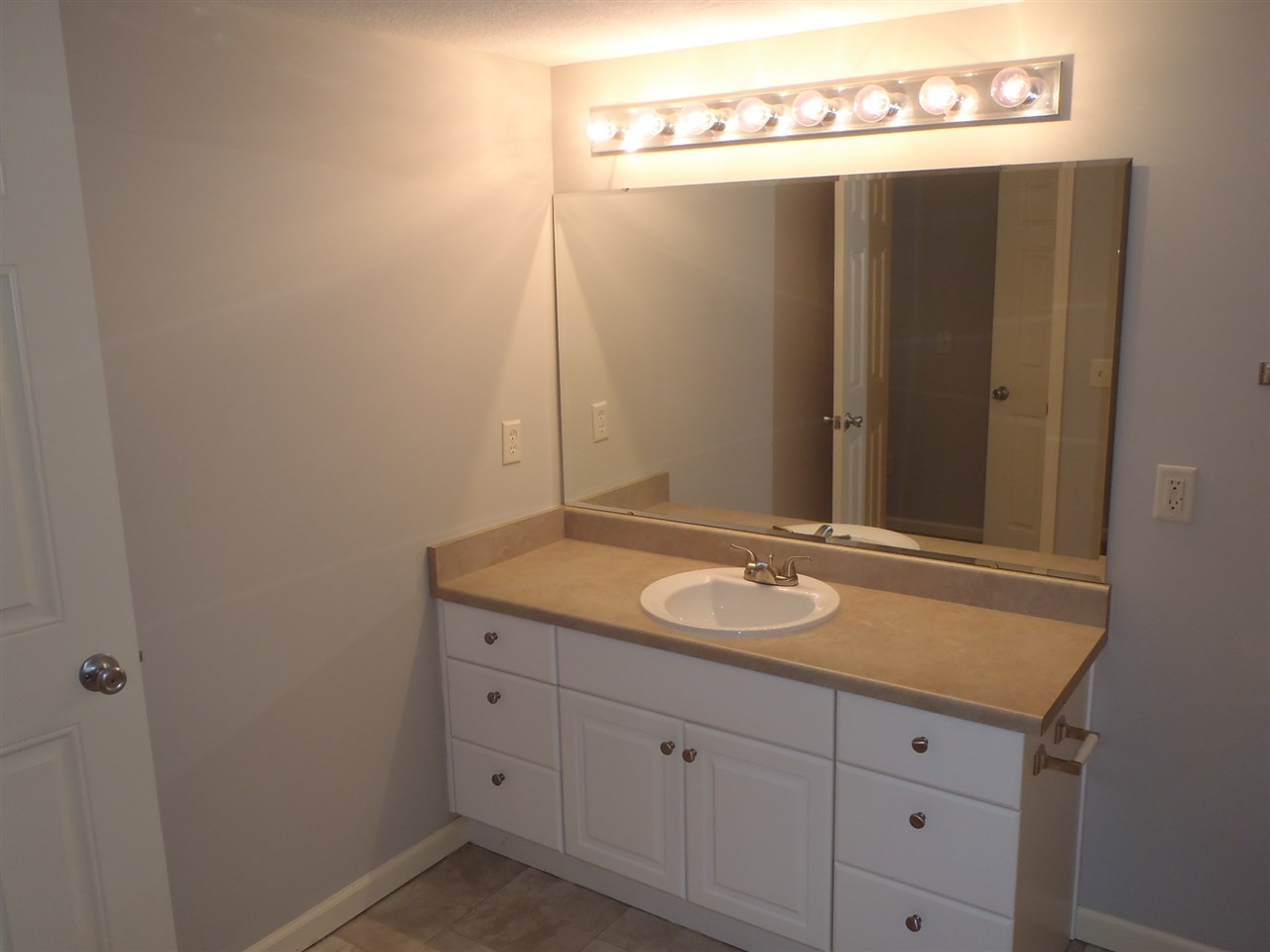 9905 Oak Trail Road Fort Wayne, IN 46825 - Photo 12 of 29 Gallery Image 12
