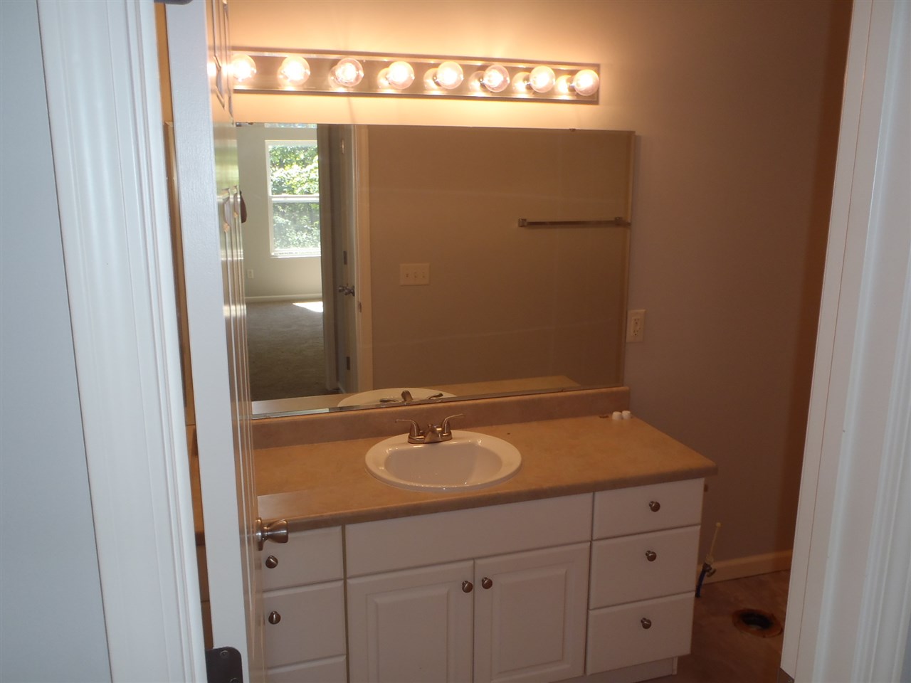 9905 Oak Trail Road Fort Wayne, IN 46825 - Photo 18 of 29 Gallery Image 18