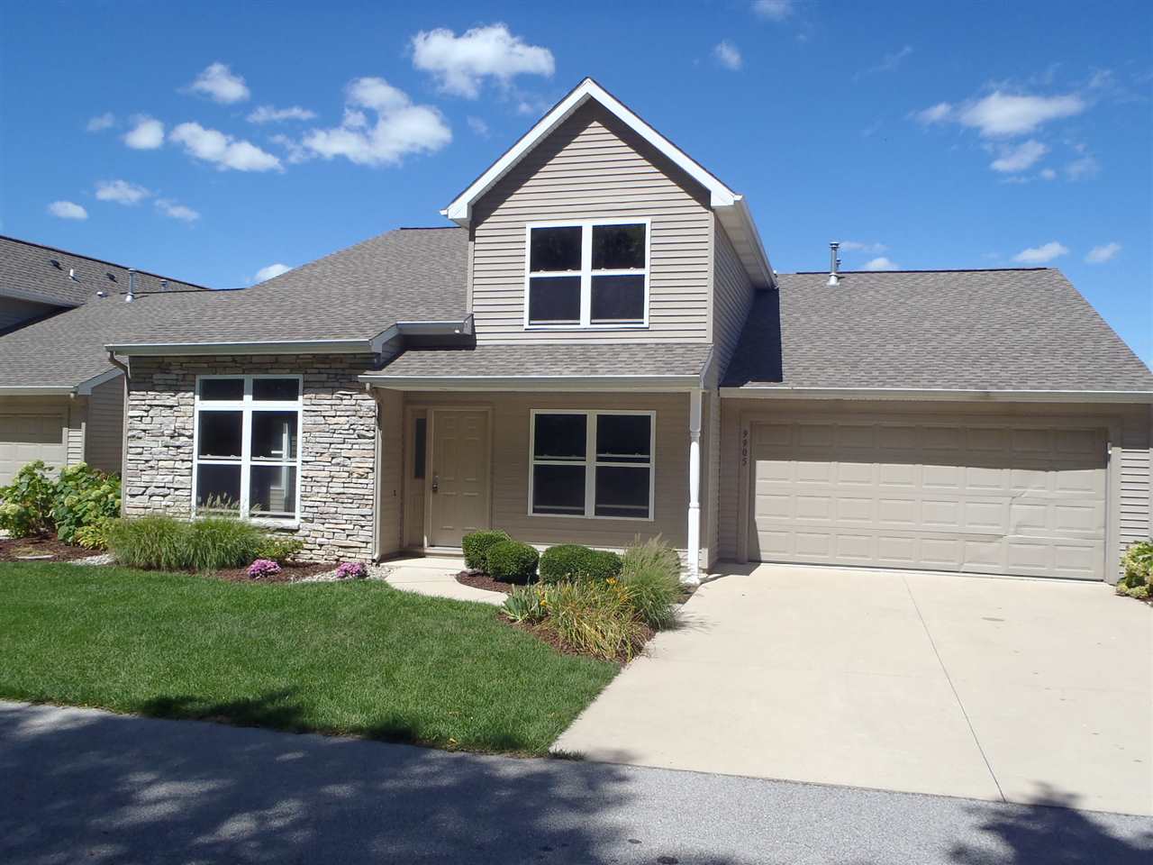 9905 Oak Trail Road Fort Wayne, IN 46825 - Photo 3 of 29 Gallery Image 3