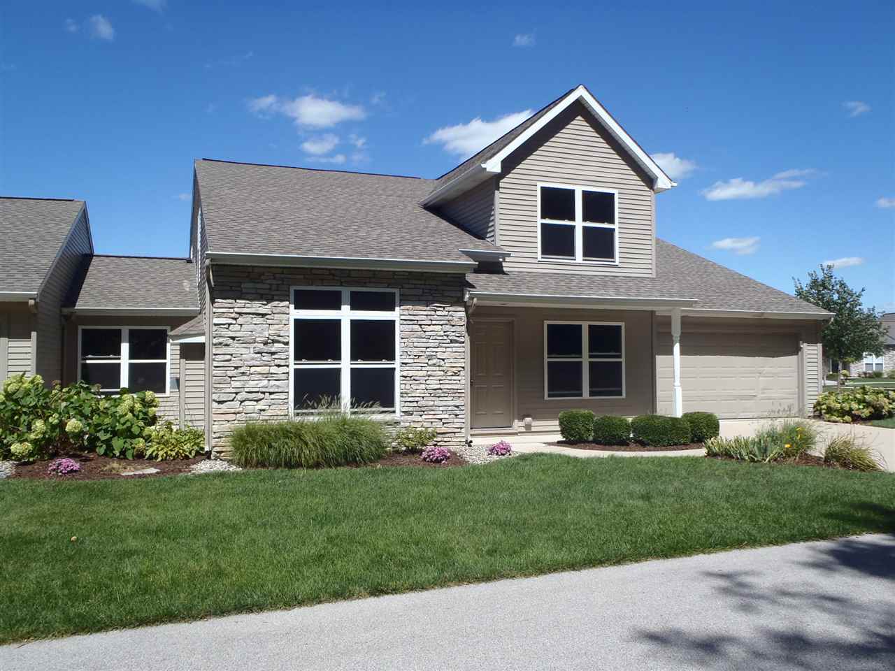 9905 Oak Trail Road Fort Wayne, IN 46825 - Photo 4 of 29 Gallery Image 4
