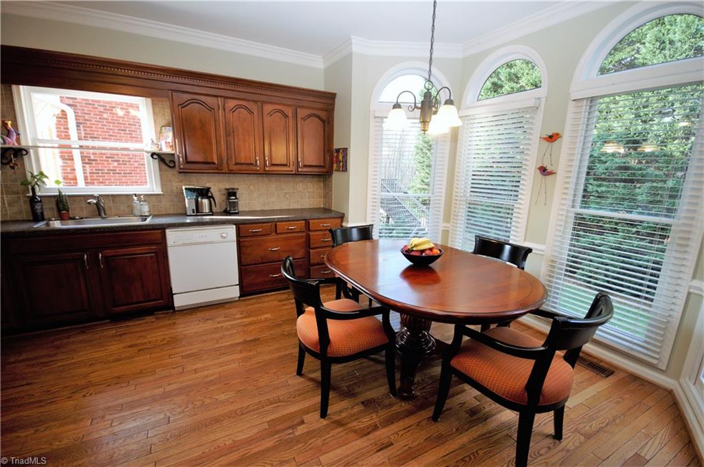 608 Rittenhouse Court Winston-Salem, NC 27104 - Photo 14 of 30 Gallery Image 14