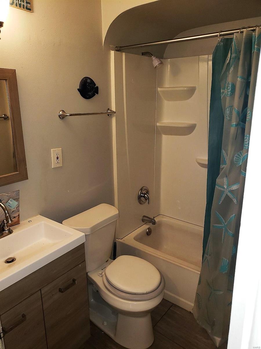 1630 Chambers Road St. Louis, MO 63136 - Photo 3 of 4 Gallery Image 3
