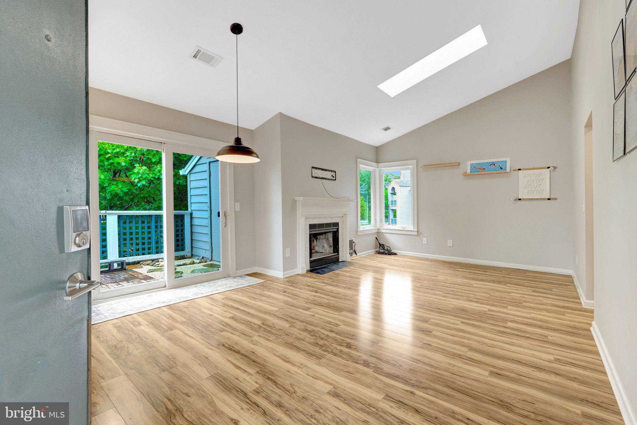 1504 Summerchase Court Reston, VA 20194 - Photo 6 of 42