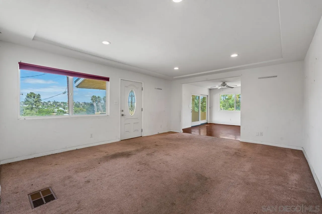 2901 Helix Street Spring Valley, CA 91977 - Photo 13 of 29
