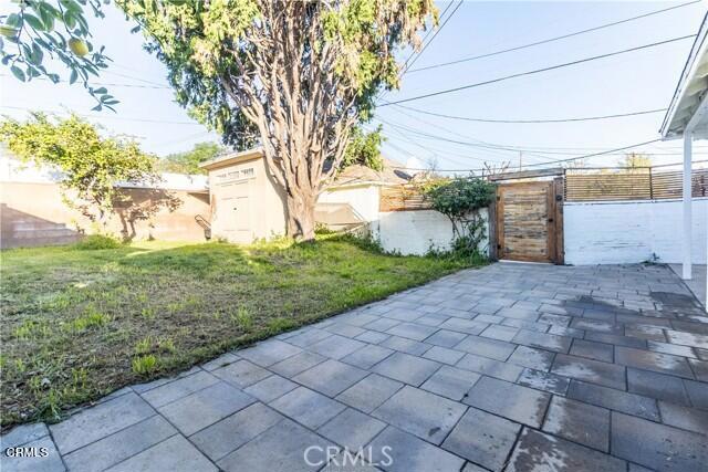 412 South Kenneth Road Burbank, CA 91501 - Photo 19 of 24 a view of a backyard with pathway