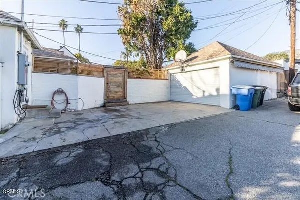 a view of a small white house