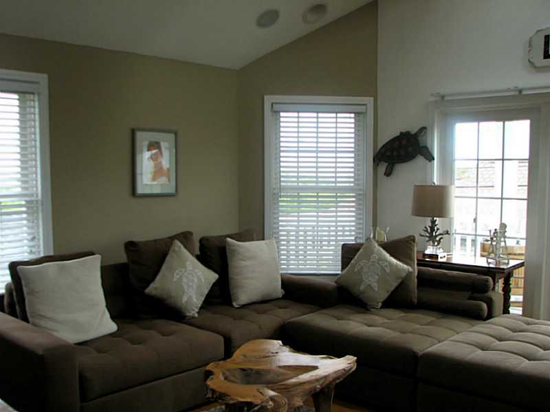3 Tellier Road Narragansett, RI 02882 - Photo 7 of 25 Den/Family/Great Room. Great room with beamed cathedral ceilings