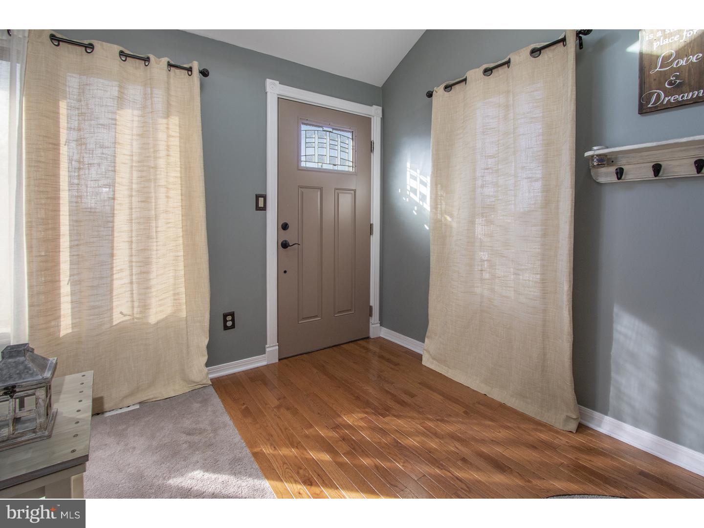 106 Red Stone Ridge Delran, NJ 08075 - Photo 3 of 24