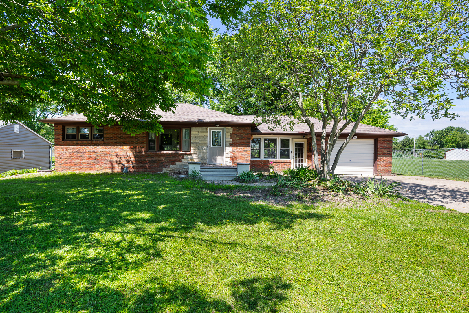 11400 16th Street Milan, IL 61264 - Photo 1 of 37