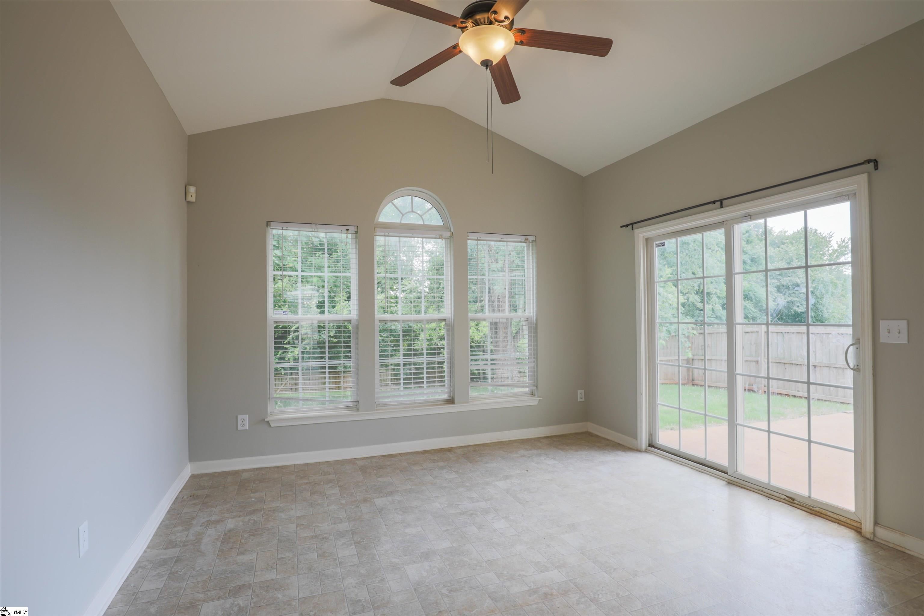 147 Castleton Circle Boiling Springs, SC 29316 - Photo 10 of 20