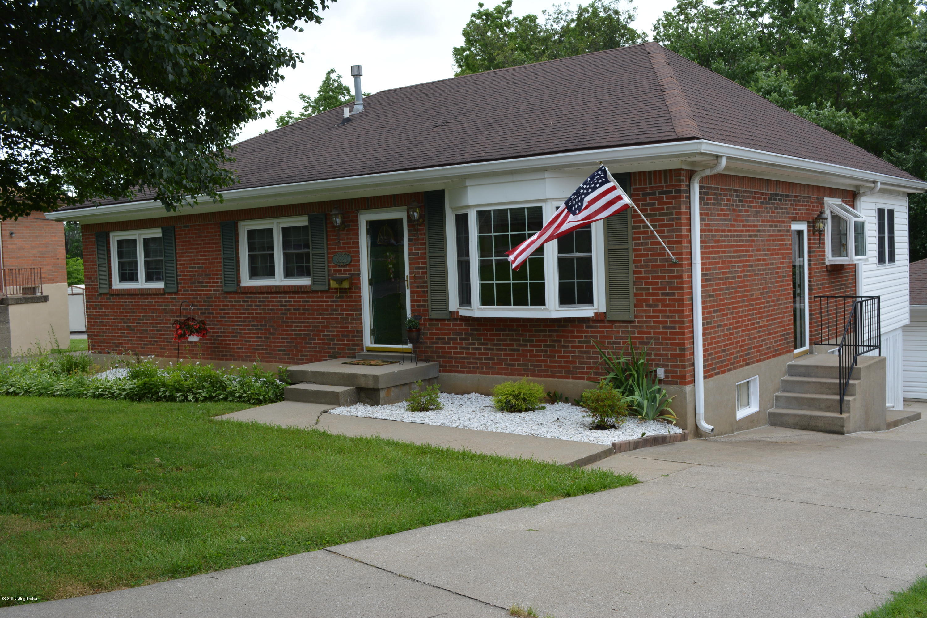 8223 Delido Road Louisville, KY 40219 - Photo 1 of 64 Welcome home