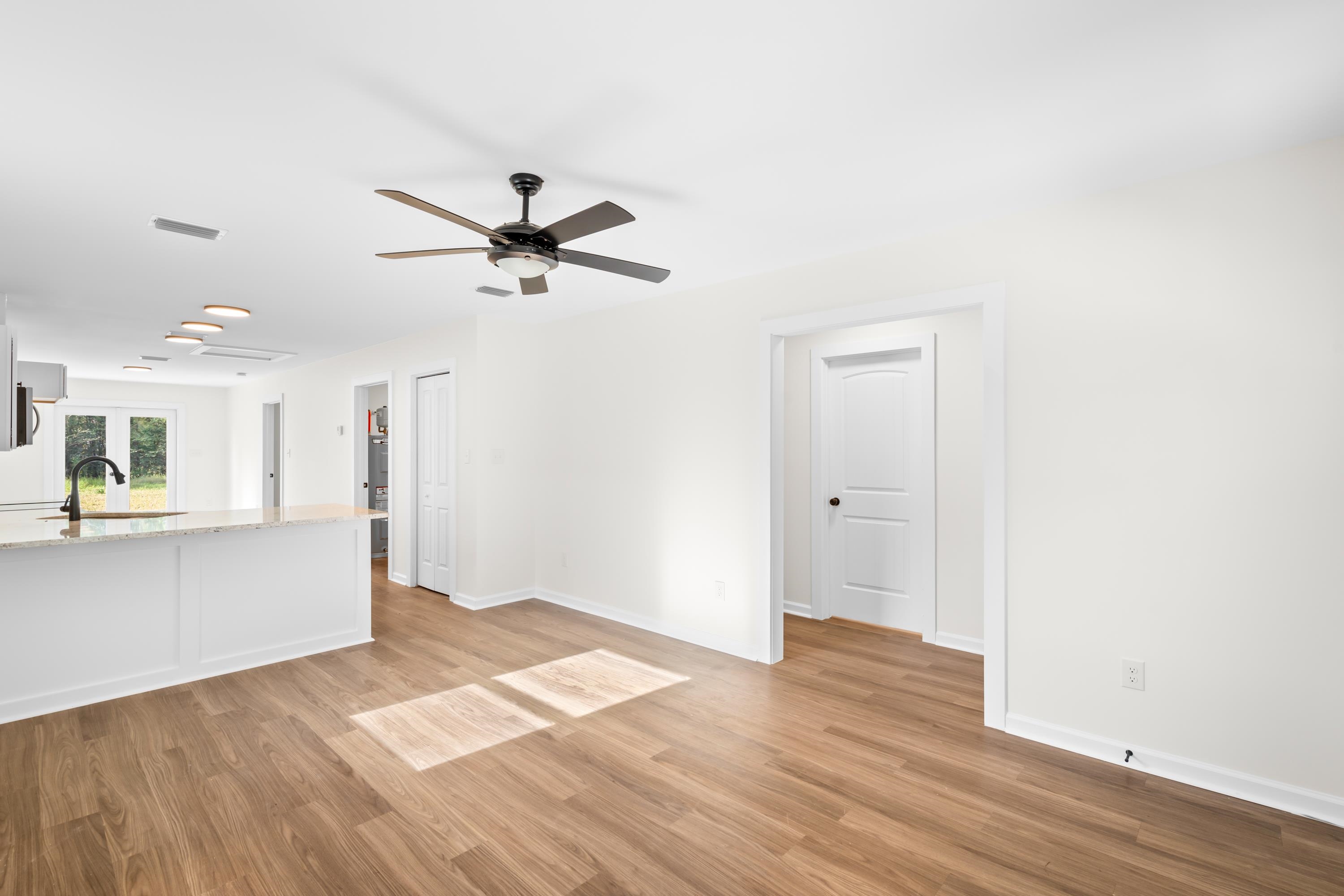 22763 Racine Street Robertsdale, AL 36567 - Photo 6 of 20 Living Room