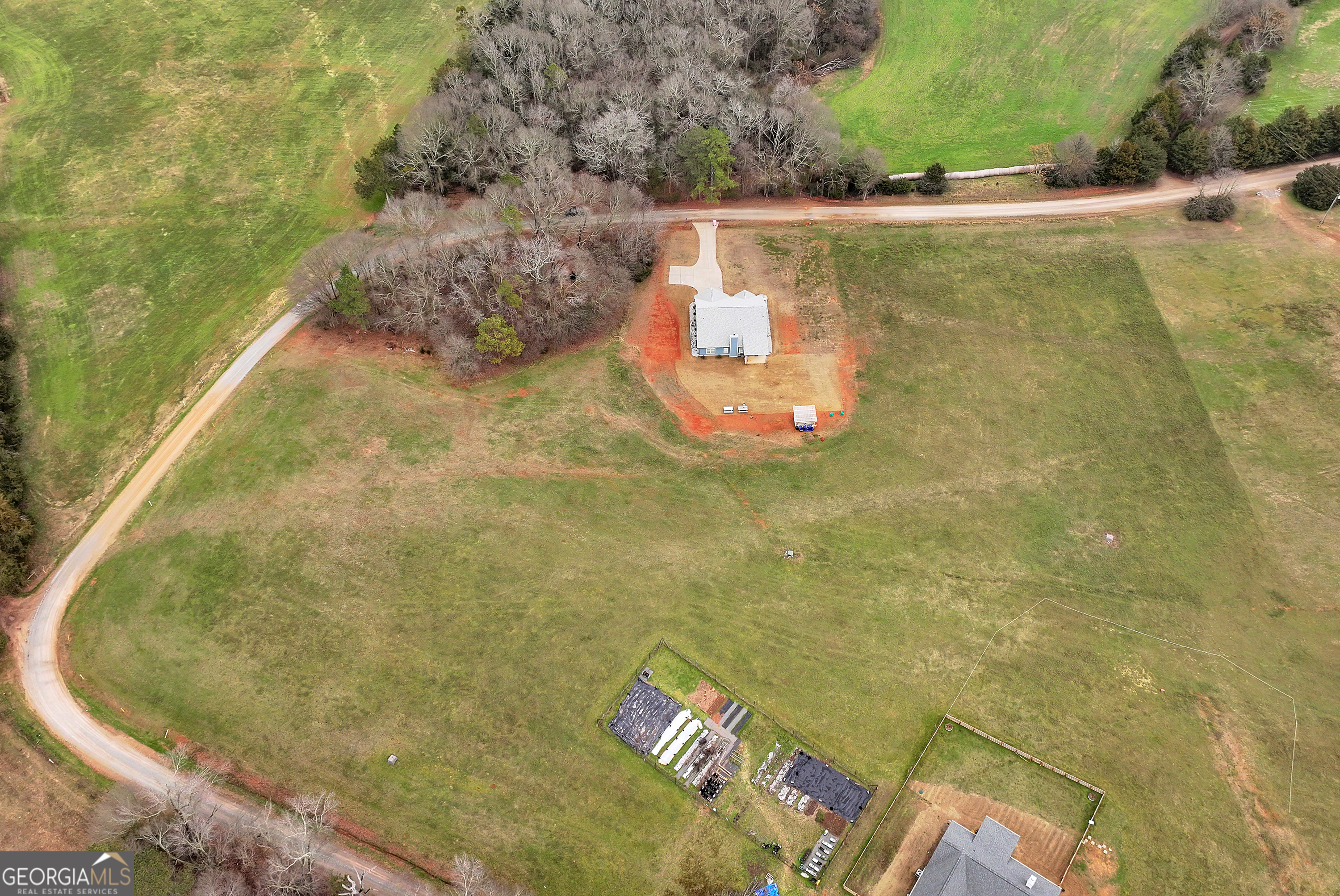 1350-c O Draper Road Comer, GA 30629 - Photo 40 of 40 a view of a indoor basketball court