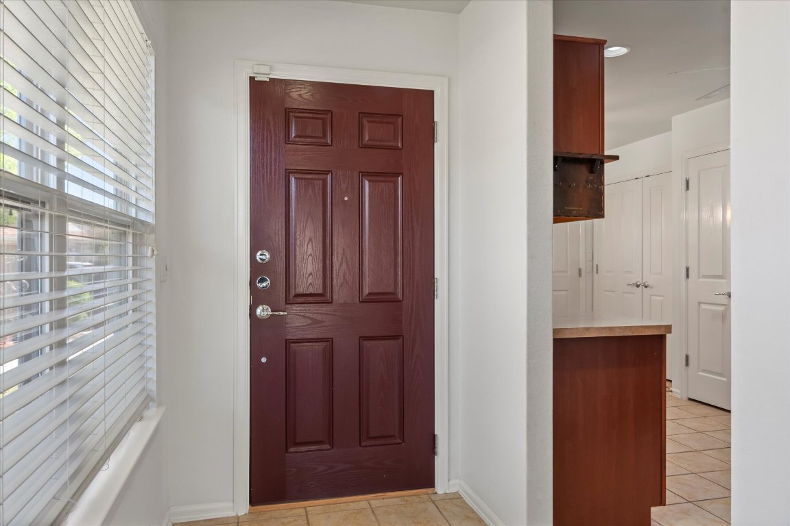 325 Barrington Farm Court Georgetown, TX 78633 - Photo 5 of 40