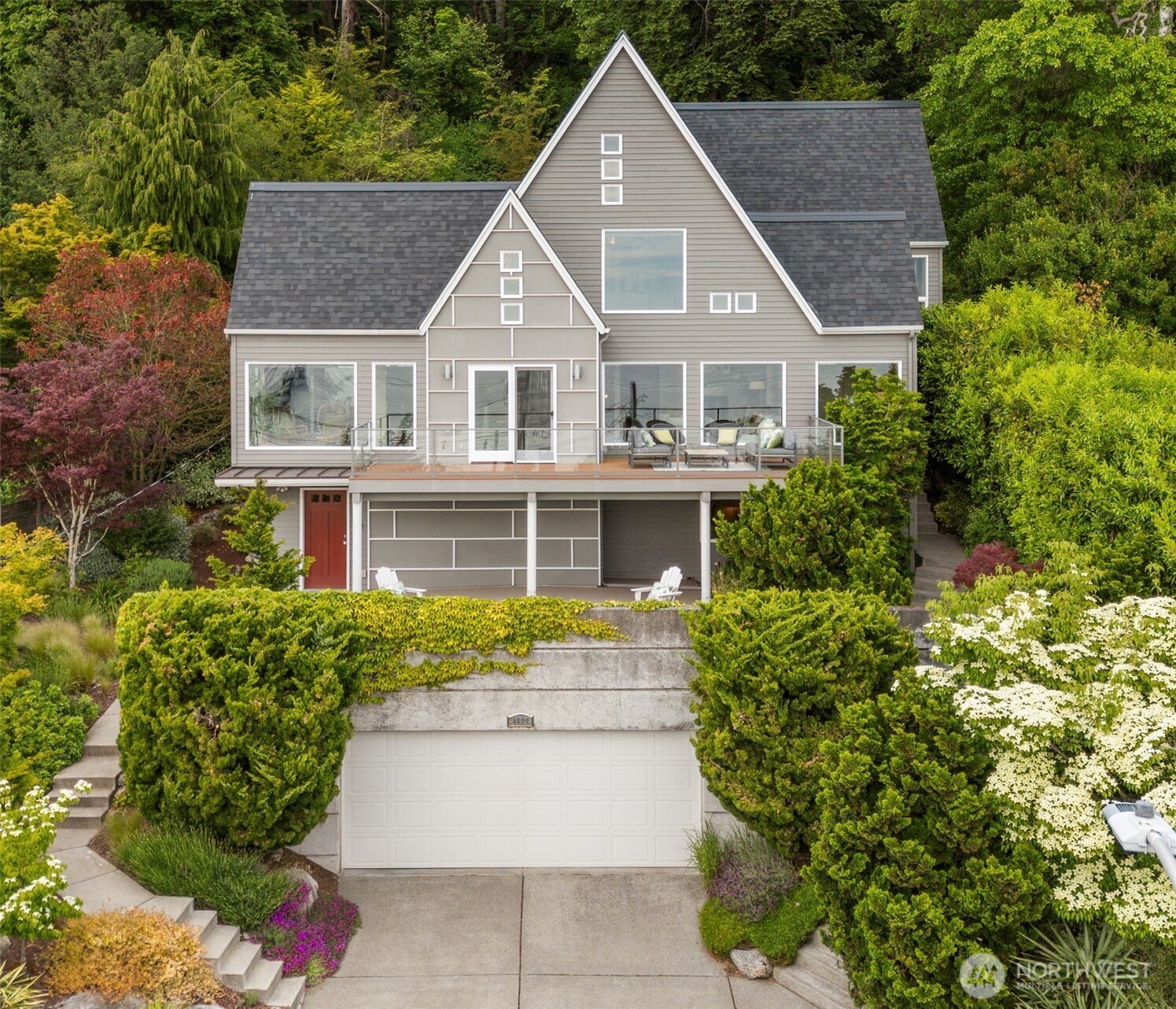 4622 57th Avenue Southwest Seattle, WA 98116 - Photo 4 of 36