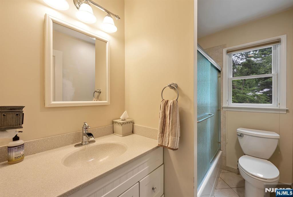 49 Rutherford Place Montvale, NJ 07645 - Photo 19 of 30