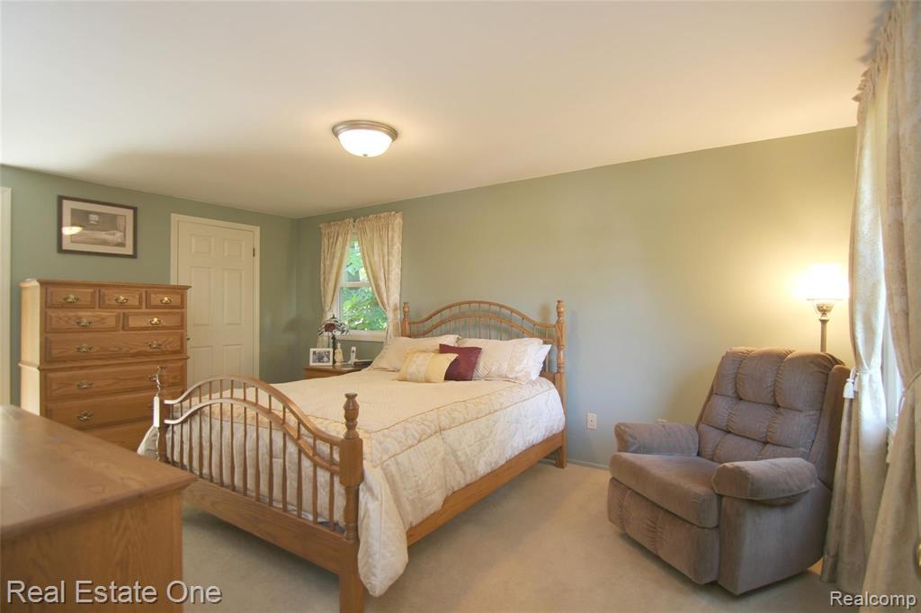 21602 Welch Road Northville, MI 48167 - Photo 19 of 29