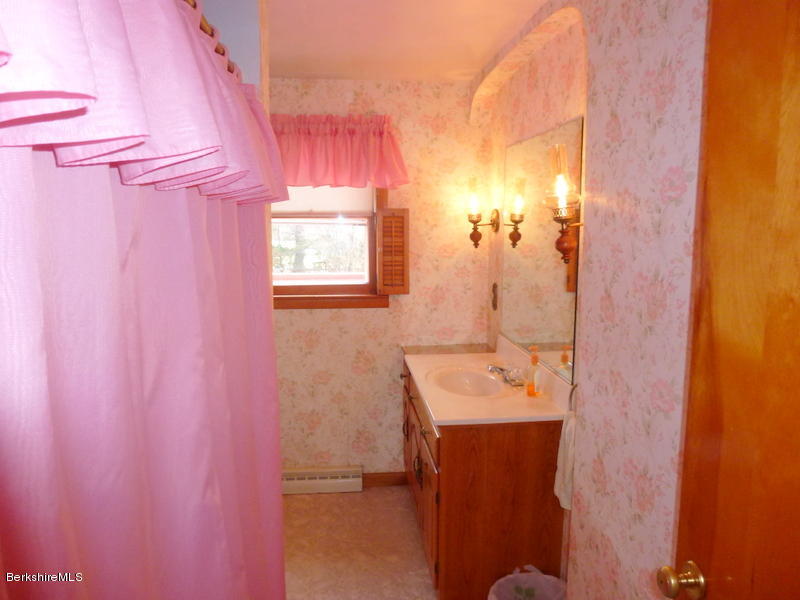 76 Luce Road Williamstown, MA 01267 - Photo 20 of 22 Full bath