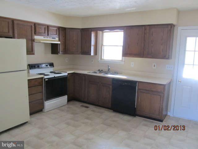3787 Old Hanover Road Westminster, MD 21158 - Photo 3 of 16 Kitchen
