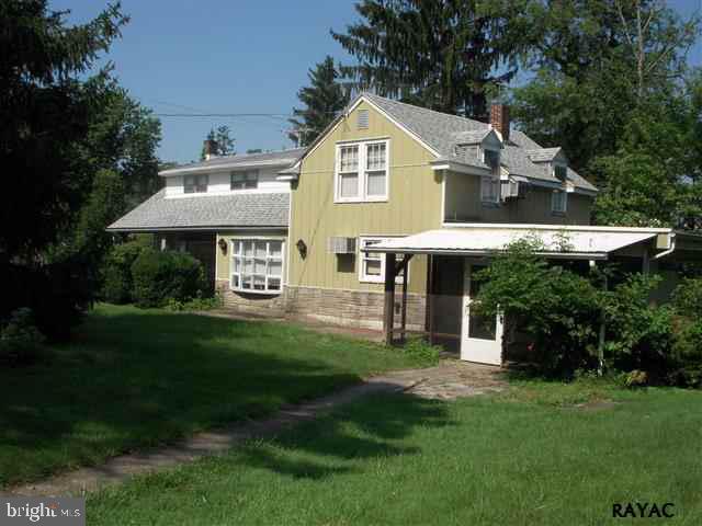 936 Greenbriar Road York, PA 17404 - Photo 2 of 19 Gallery Image 2