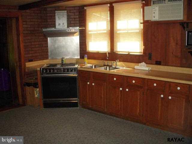 936 Greenbriar Road York, PA 17404 - Photo 9 of 19 Gallery Image 9