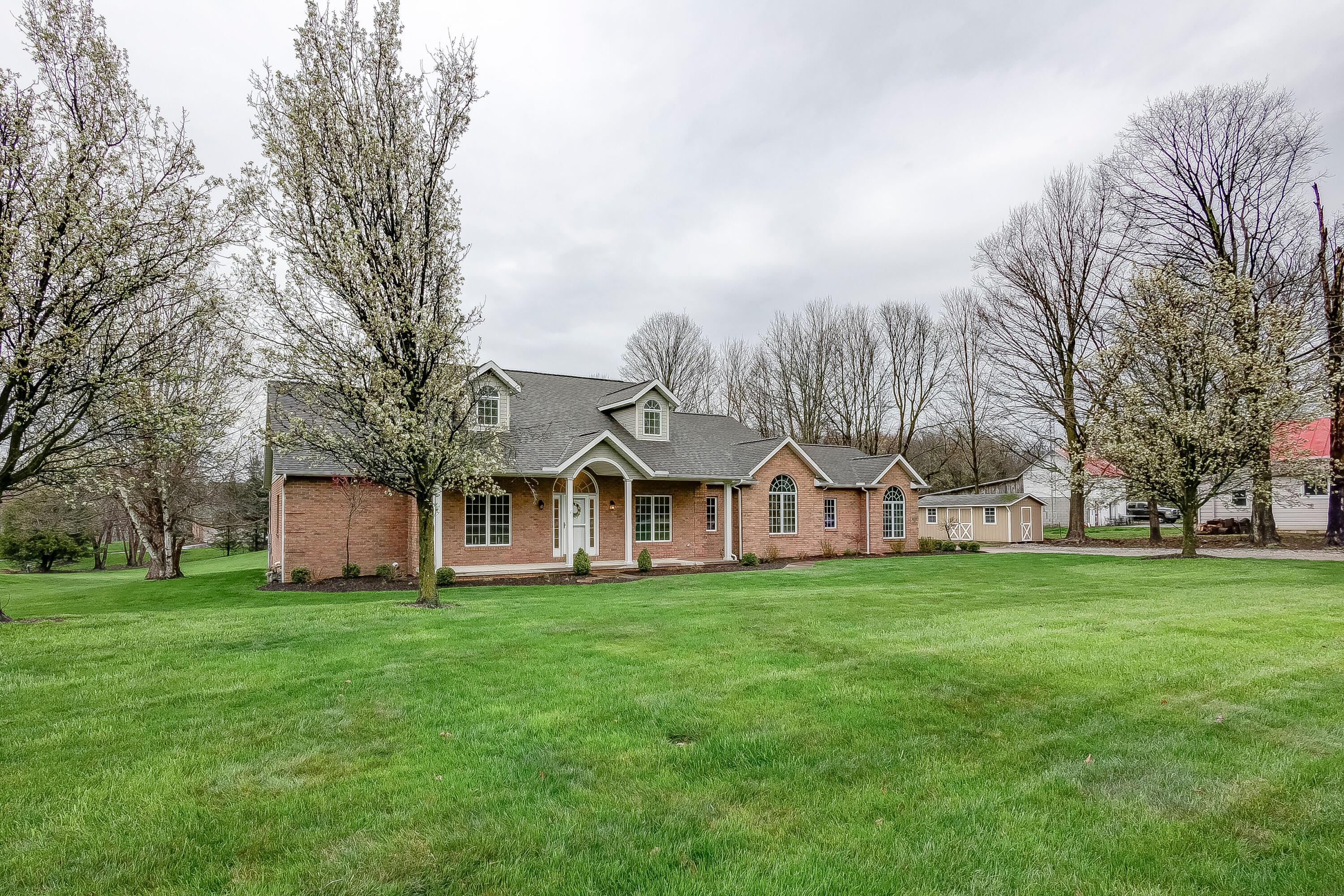 17511 Gambier Road Mount Vernon, OH 43050 - Photo 2 of 55 1-47