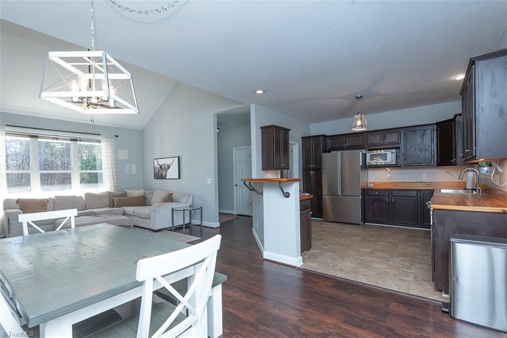 737 Williamsdale Road Graham, NC 27253 - Photo 5 of 28 Gallery Image 5