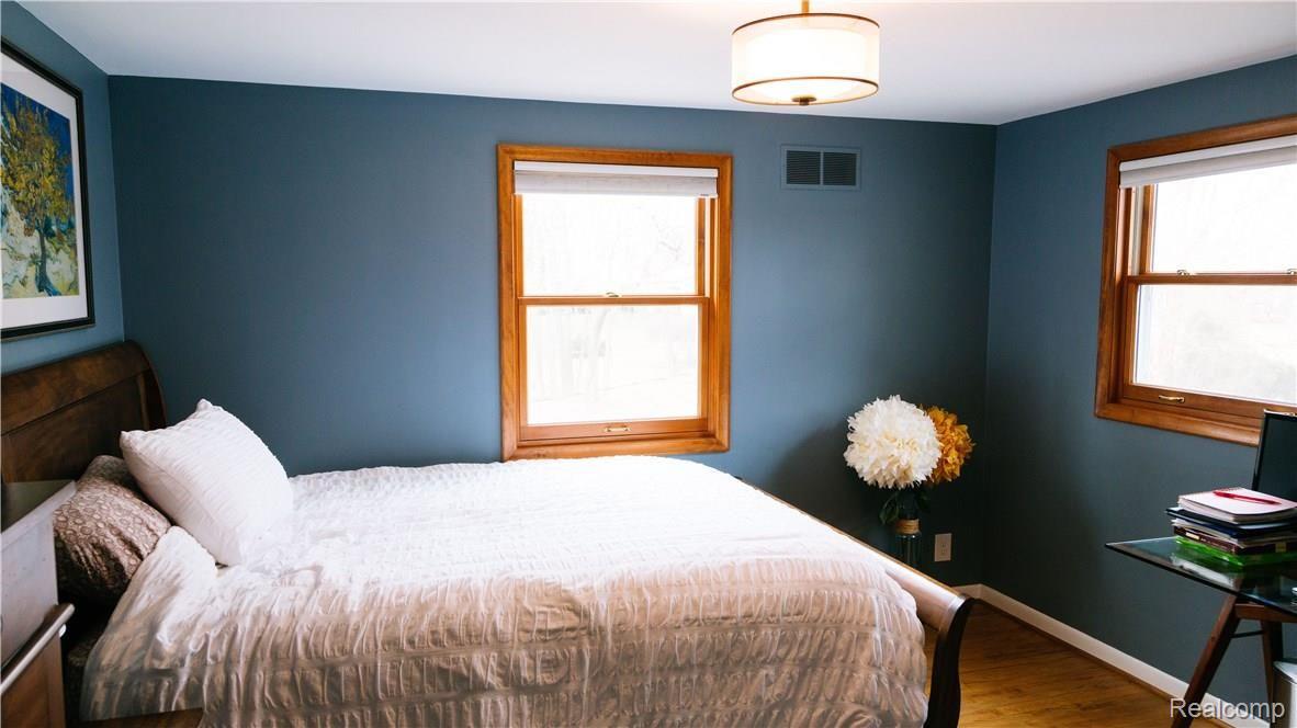 1072 Kingsview Avenue Rochester, MI 48309 - Photo 23 of 38 Kingsview - 19.jpg