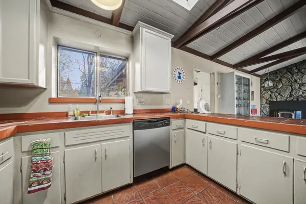 $319,000 | 398 Rhoda Niderost Ln Point, West Point, CA 95255